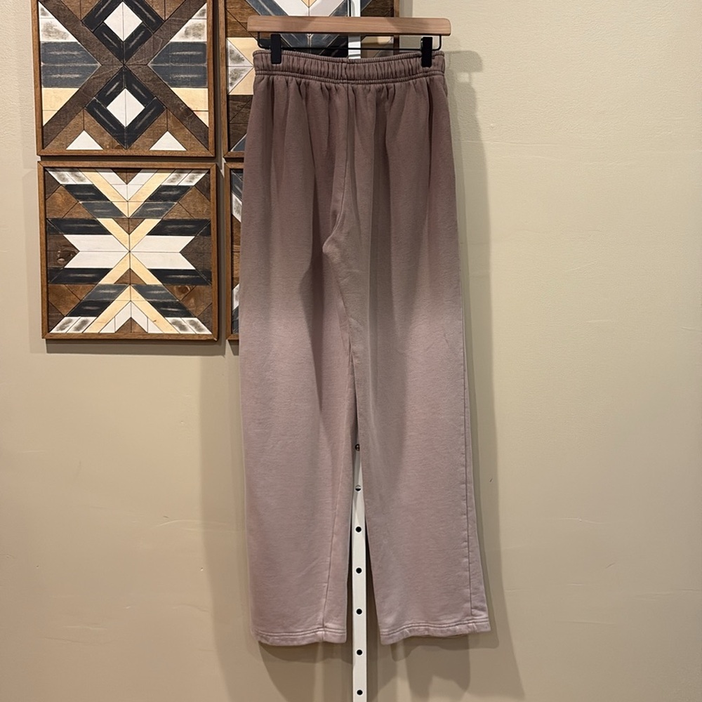 ALO Yoga Ombre Sweatpants - Picture 5 of 9